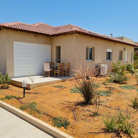 אילן ו אילנית בתי אירוח ביישוב אשלים Vila Exterior foto